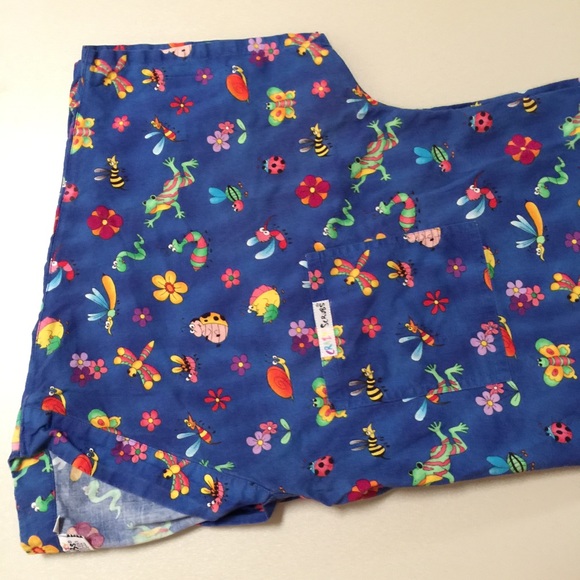 ▫️Crazy Scrubs Scrub Top with Flowers, Bugs, Frogs - Picture 11 of 16